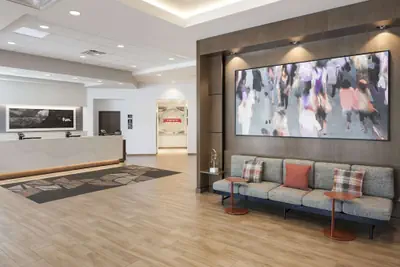 Photo 3 - Hampton Inn & Suites Phoenix Downtown