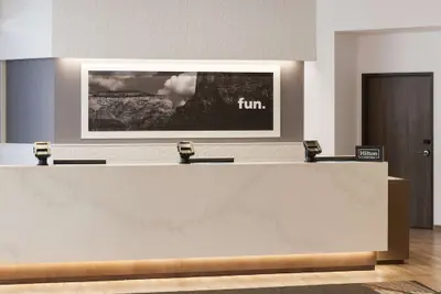 Photo 4 - Hampton Inn & Suites Phoenix Downtown