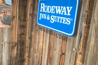 Photo 2 - Rodeway Inn & Suites Big Water - Antelope Canyon