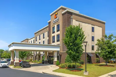 Photo 2 - Comfort Inn & Suites at CrossPlex Village