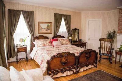 Photo 4 - Springside Inn