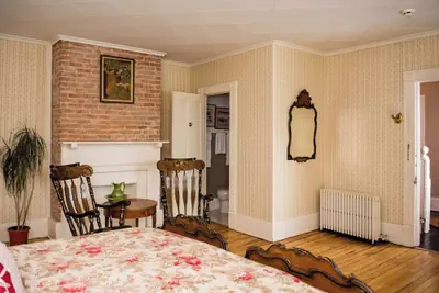 Photo 5 - Springside Inn