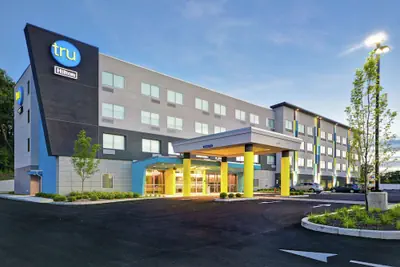 Photo 2 - Tru by Hilton Chicopee Springfield