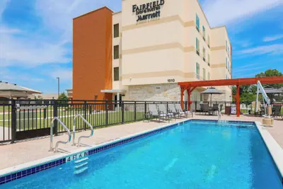 Photo 2 - Fairfield Inn & Suites by Marriott Decatur at Decatur Conference Center