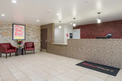 Photo 4 - Red Roof Inn PLUS+ Fort Worth - Burleson