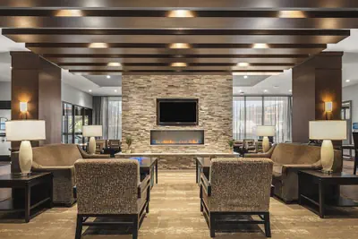 Photo 2 - Staybridge Suites Seattle Downtown - Lake Union by IHG