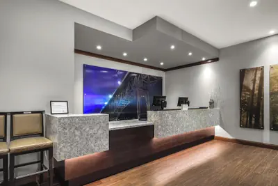 Photo 3 - Staybridge Suites Seattle Downtown - Lake Union by IHG