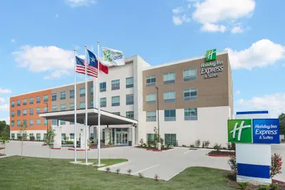 Photo 2 - Holiday Inn Express & Suites Bryan - College Station by IHG