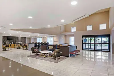 Photo 4 - Best Western Plus Coalinga Inn