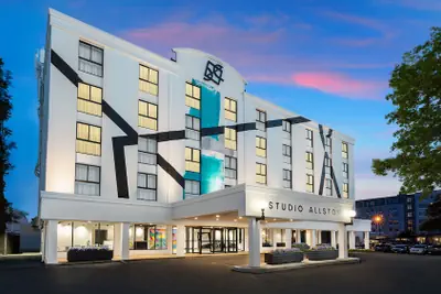 Photo 2 - Studio Allston Hotel