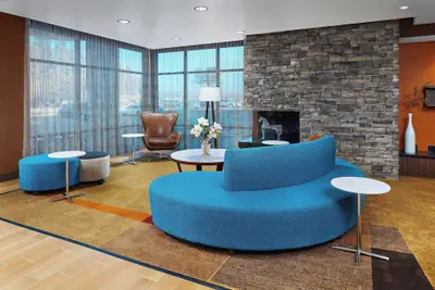 Photo 3 - Fairfield Inn&Suite by Marriott Fresno Yosemite Intl Airport