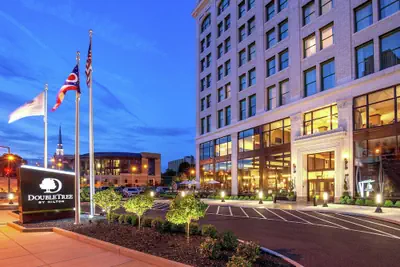 Photo 2 - DoubleTree by Hilton Youngstown Downtown