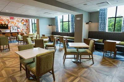 Photo 4 - Hampton Inn Cumberland