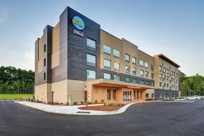 Photo 2 - Tru by Hilton Raleigh Durham Airport