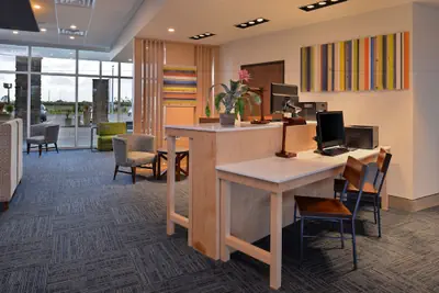 Photo 3 - Holiday Inn Express & Suites Alachua - Gainesville Area by IHG