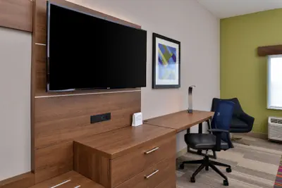 Photo 5 - Holiday Inn Express & Suites Alachua - Gainesville Area by IHG