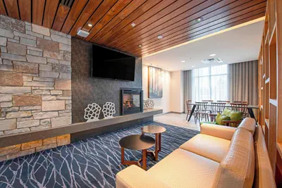 Photo 2 - Fairfield Inn & Suites by Marriott Duluth Waterfront