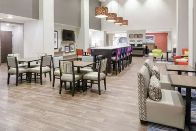 Photo 3 - Hampton Inn & Suites Overland Park South