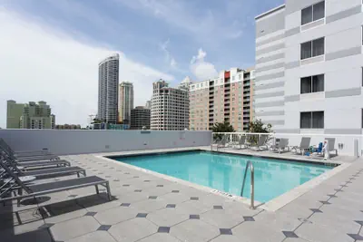 Photo 2 - Fairfield Inn & Suites by Marriott Fort Lauderdale Downtown