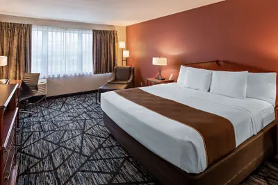 Photo 5 - SureStay Plus Hotel by Best Western Auburn