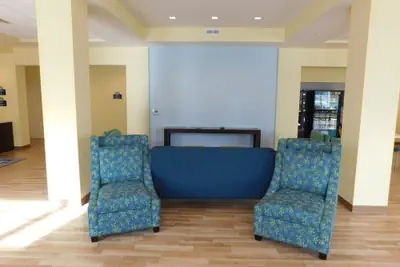 Photo 5 - Days Inn & Suites by Wyndham Kearney