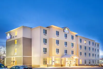 Photo 2 - Days Inn & Suites by Wyndham Kearney