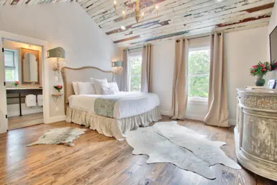 Photo 3 - The Roost Ocean Springs