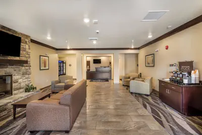 Photo 3 - Cobblestone Hotel & Suites - Victor