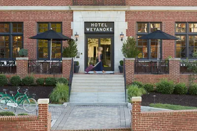 Photo 2 - Hotel Weyanoke