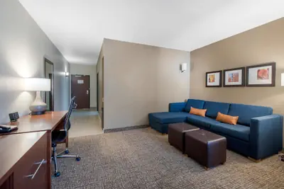 Photo 5 - Comfort Suites Denver International Airport