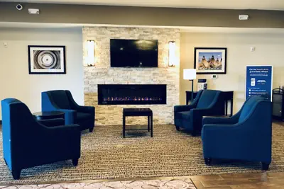 Photo 4 - Comfort Suites Denver International Airport