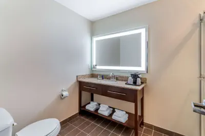 Photo 5 - Sleep Inn & Suites Denver International Airport