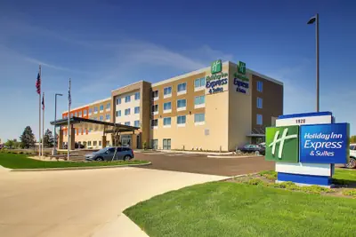 Photo 2 - Holiday Inn Express & Suites Findlay North by IHG