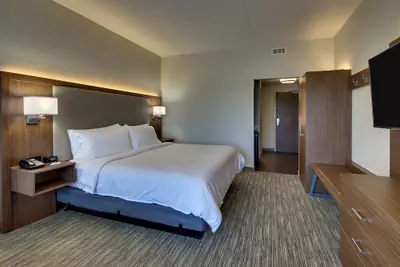Photo 3 - Holiday Inn Express & Suites Findlay North by IHG