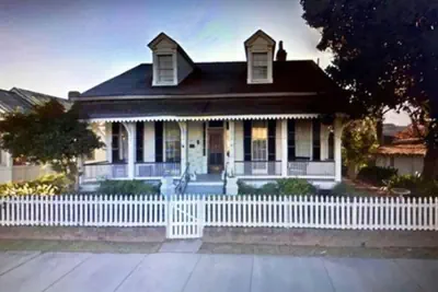 Photo 2 - Riverboat Bed & Breakfast