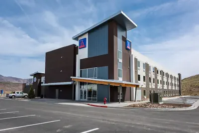 Photo 2 - Studio 6 Mccarran, NV - Sparks - Tahoe - Reno Industrial Center