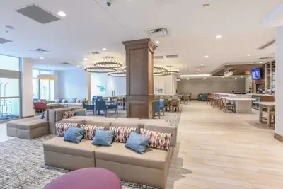 Photo 5 - Hilton Garden Inn Cincinnati Midtown