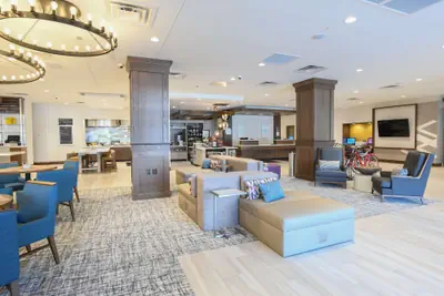 Photo 4 - Hilton Garden Inn Cincinnati Midtown