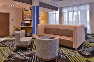 Photo 4 - Holiday Inn Express & Suites Marshalltown by IHG