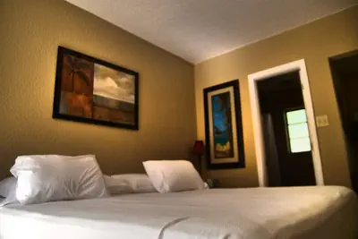 Photo 5 - Mar Bay Motel &Suites