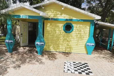 Photo 3 - Mar Bay Motel &Suites
