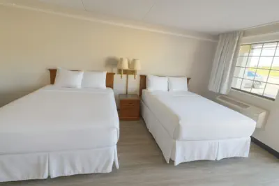 Photo 2 - Horizon Inn & Suites