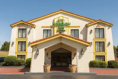 Photo 2 - Horizon Inn & Suites
