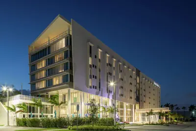 Photo 2 - DoubleTree by Hilton Miami - Doral, FL