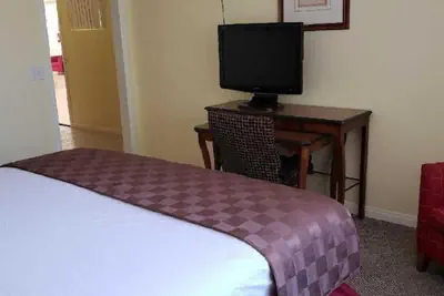 Photo 4 - Europa Inn & Suites