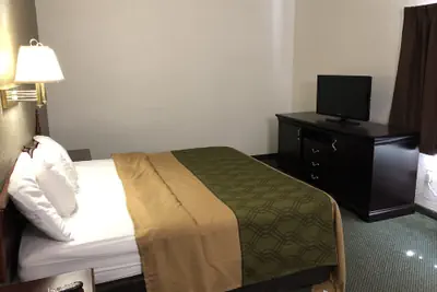 Photo 5 - Posh Inn & Suites
