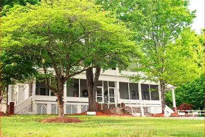 Photo 2 - Franklin Terrace Bed and Breakfast