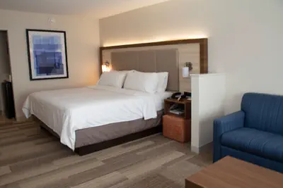 Photo 5 - Holiday Inn Express & Suites Marion by IHG