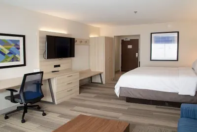 Photo 4 - Holiday Inn Express & Suites Marion by IHG