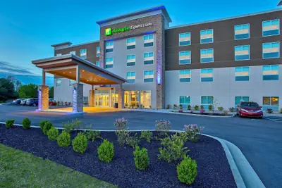 Photo 2 - Holiday Inn Express & Suites Lexington W - Versailles by IHG